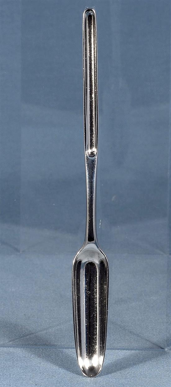 A George III silver marrow scoop, by Thomas & William Chawner, Length: 213mm Weight: 1.5oz/48grms